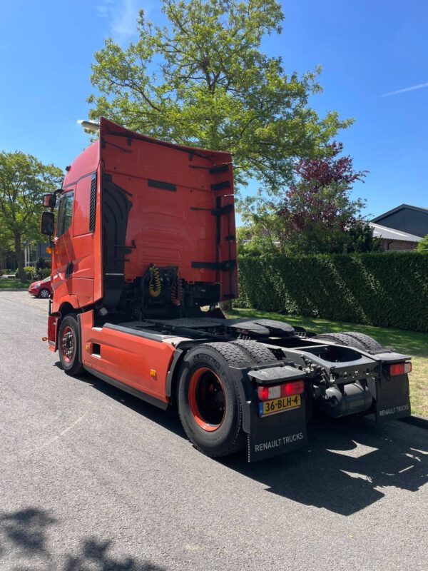 Renault T - Image 6