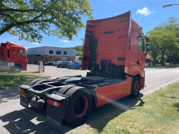 Renault T - Image 15