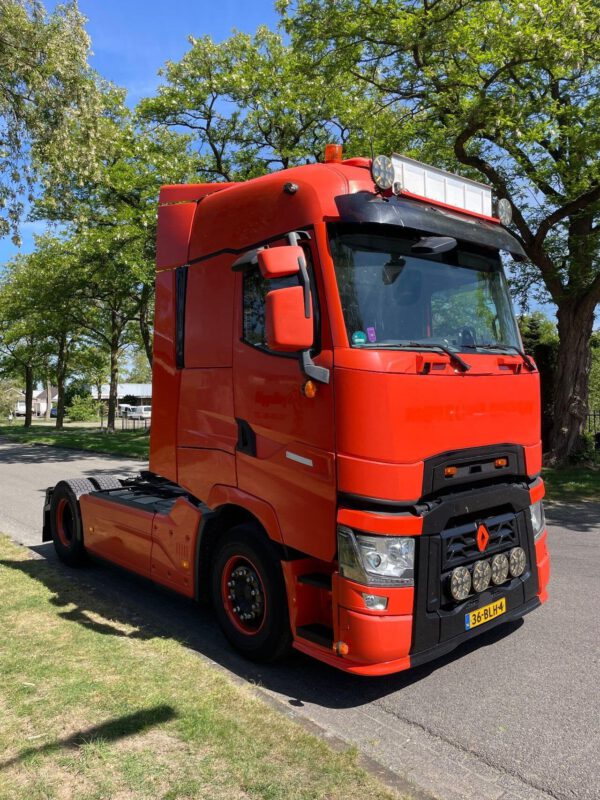 Renault T - Image 2